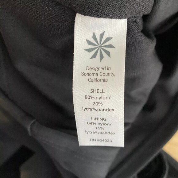 Athleta Smocked Tankini Top Swim Black Solid Underwire Women's Size 34 B/C - Picture 5 of 6